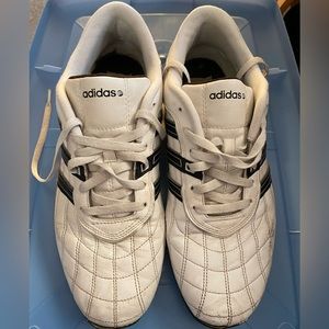 Adidas men’s tennis shoes